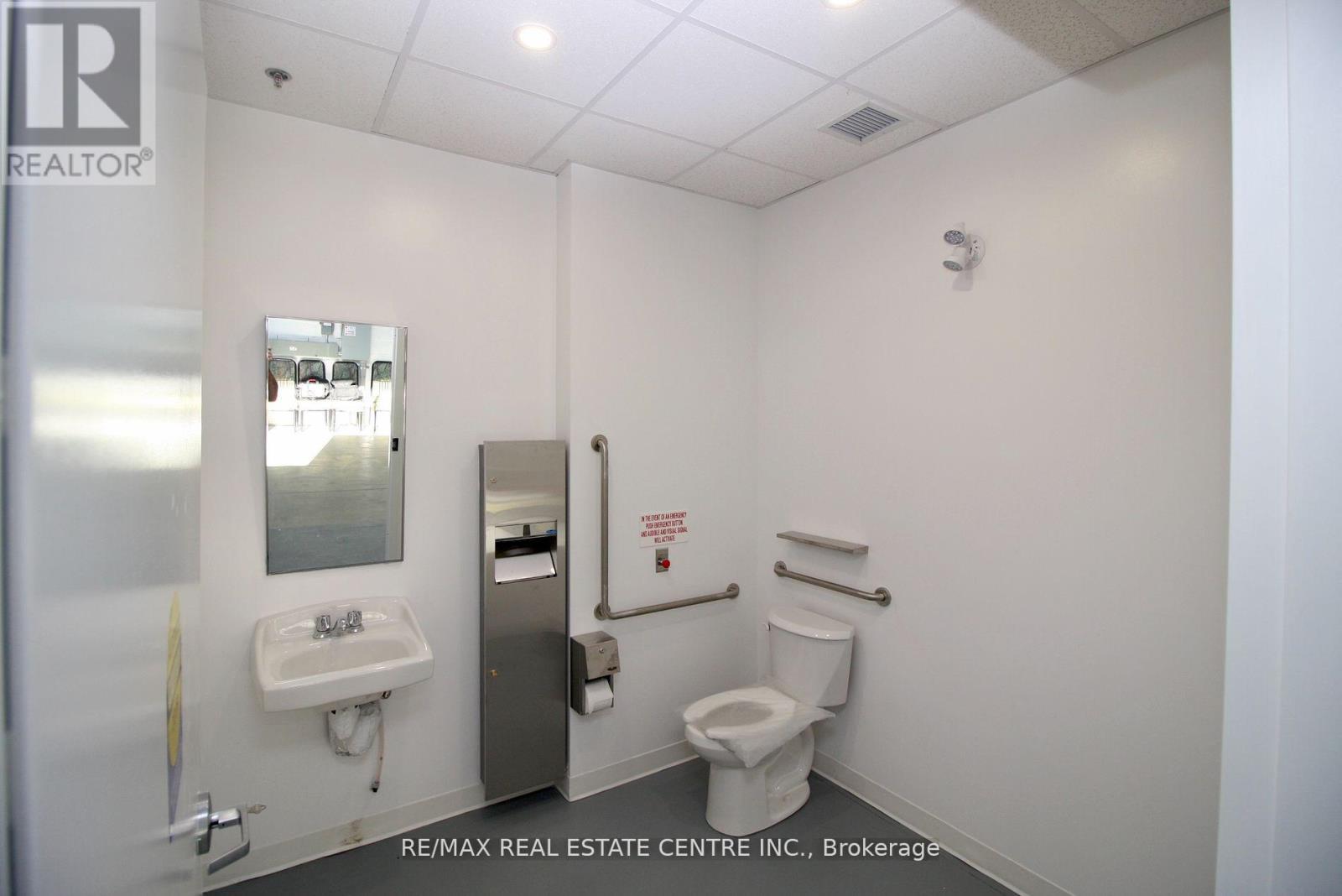 16 - 587 Hanlon Creek Boulevard Property Photo 16