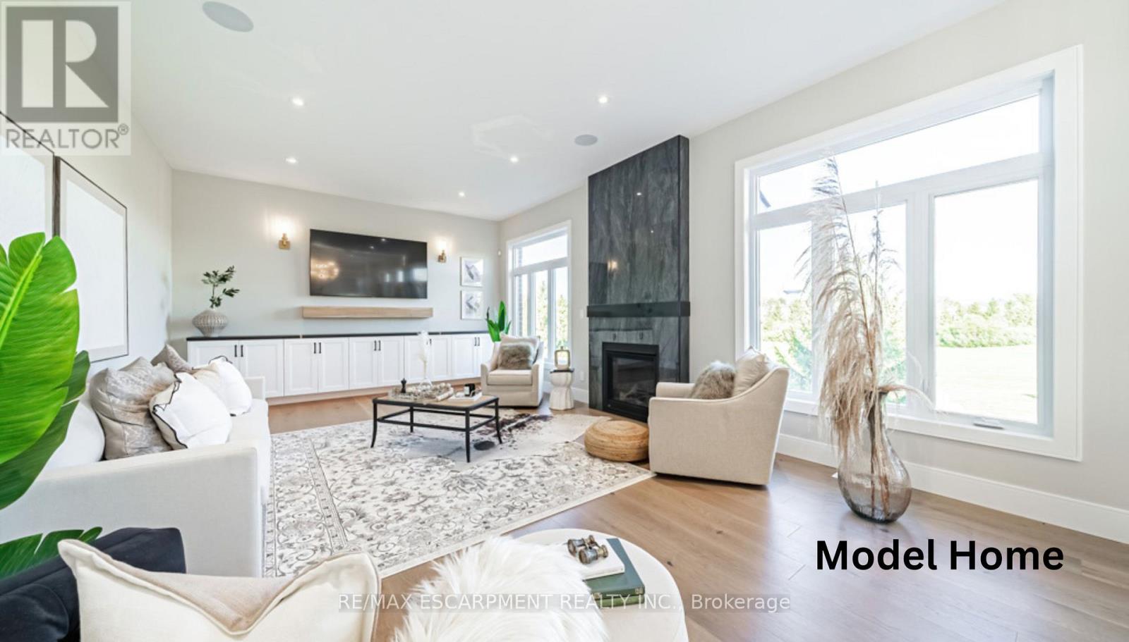 73 Workman Crescent Property Photo 11