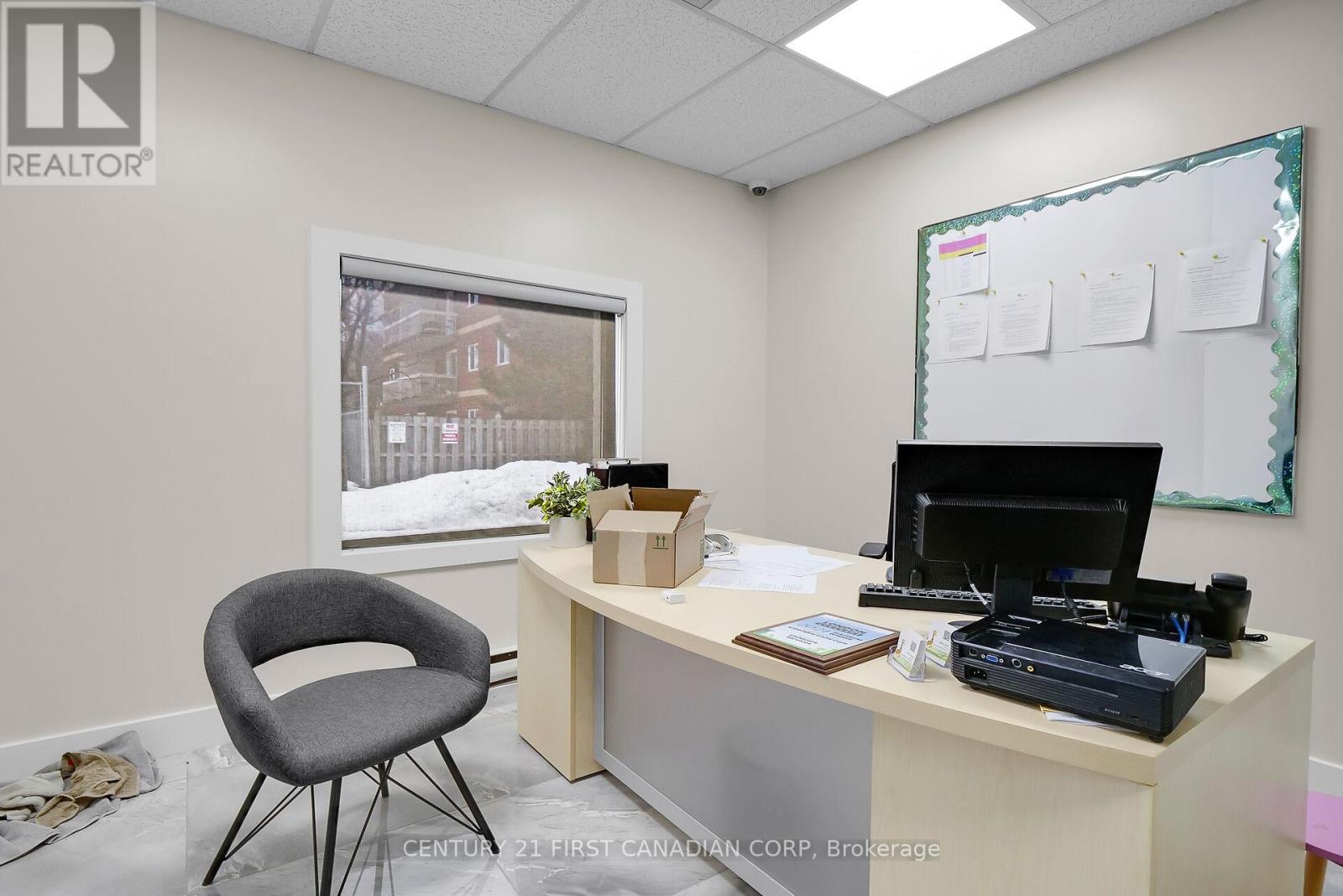 35 Jim Ashton Street Property Photo 29