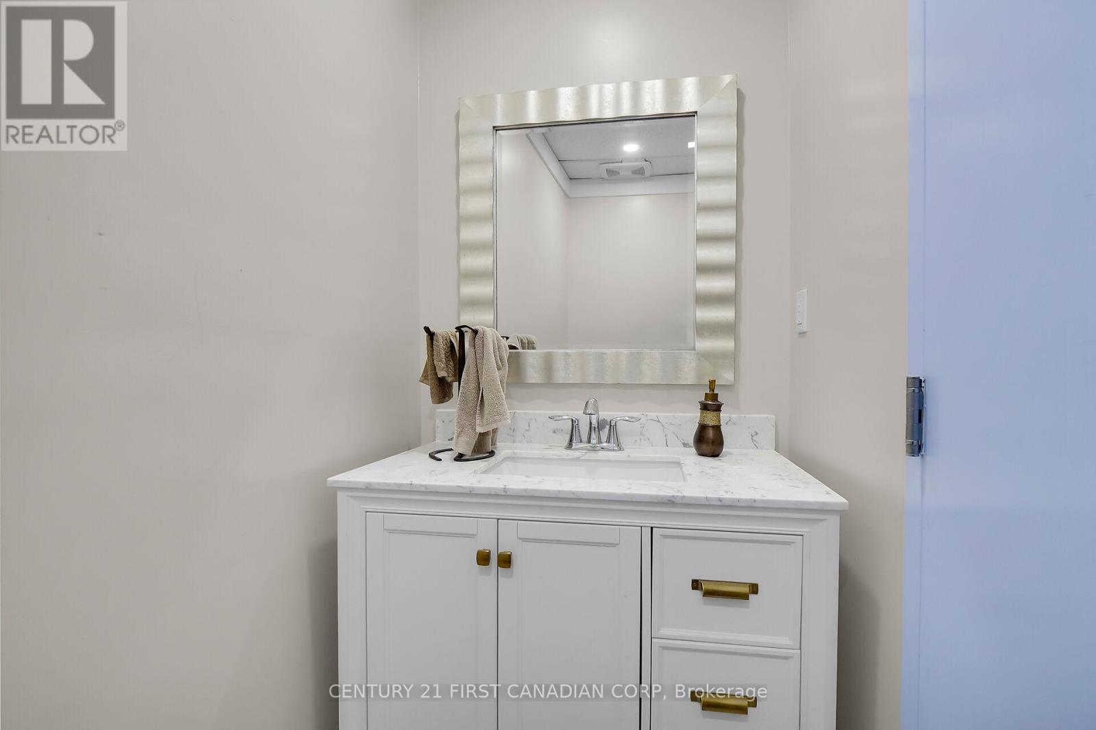 35 Jim Ashton Street Property Photo 30