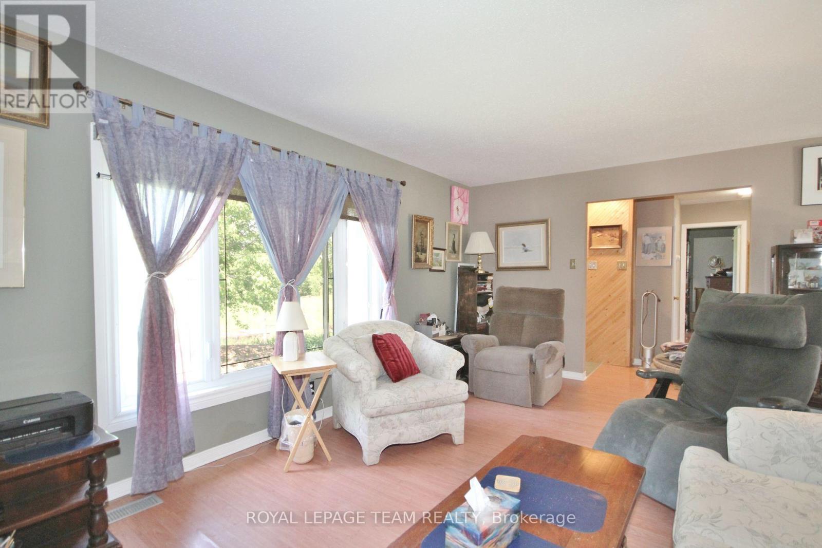 3159 8th Line Road Property Photo 6