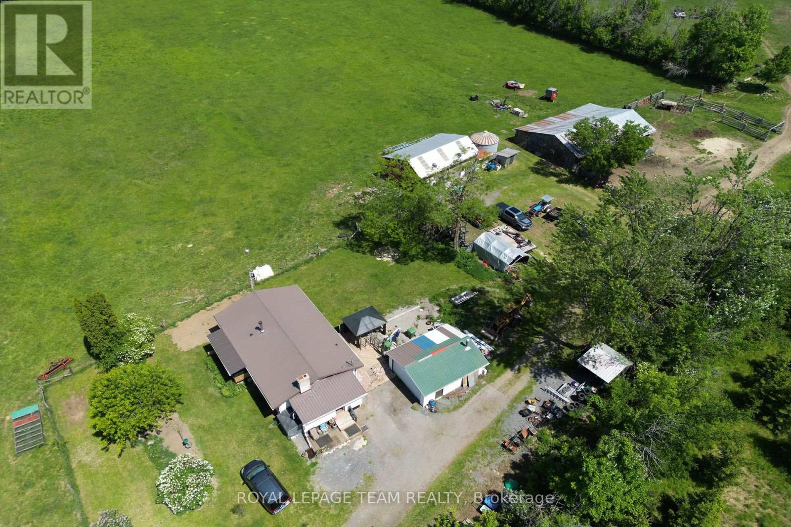 3159 8th Line Road Property Photo 28