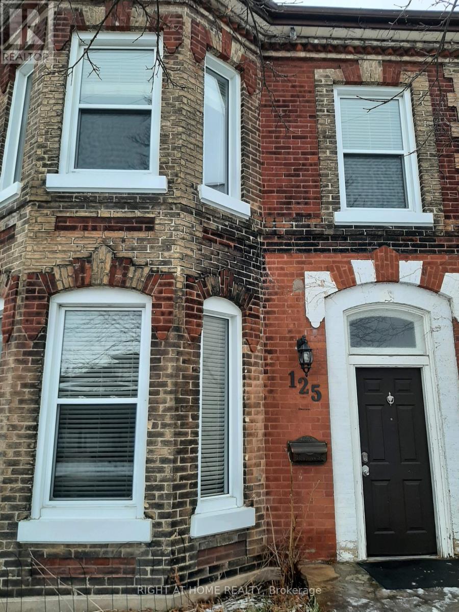 125 Charlotte Street Property Photo 3