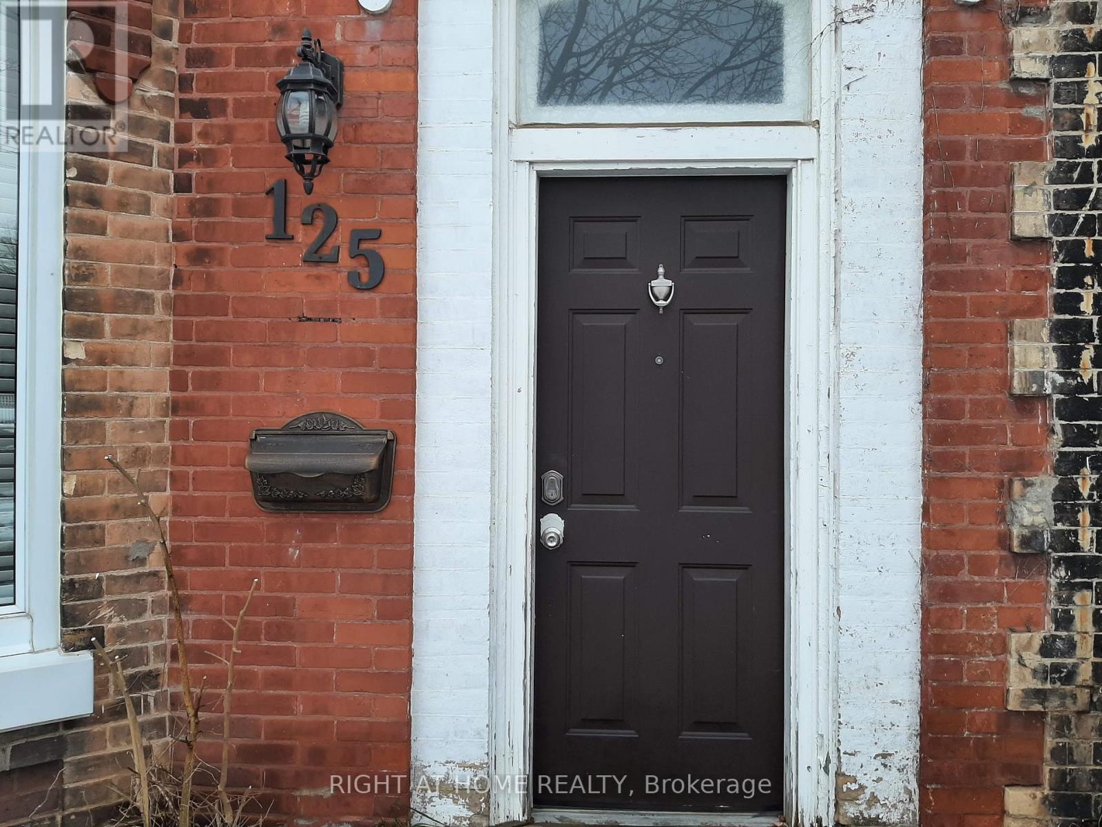 125 Charlotte Street Property Photo 4