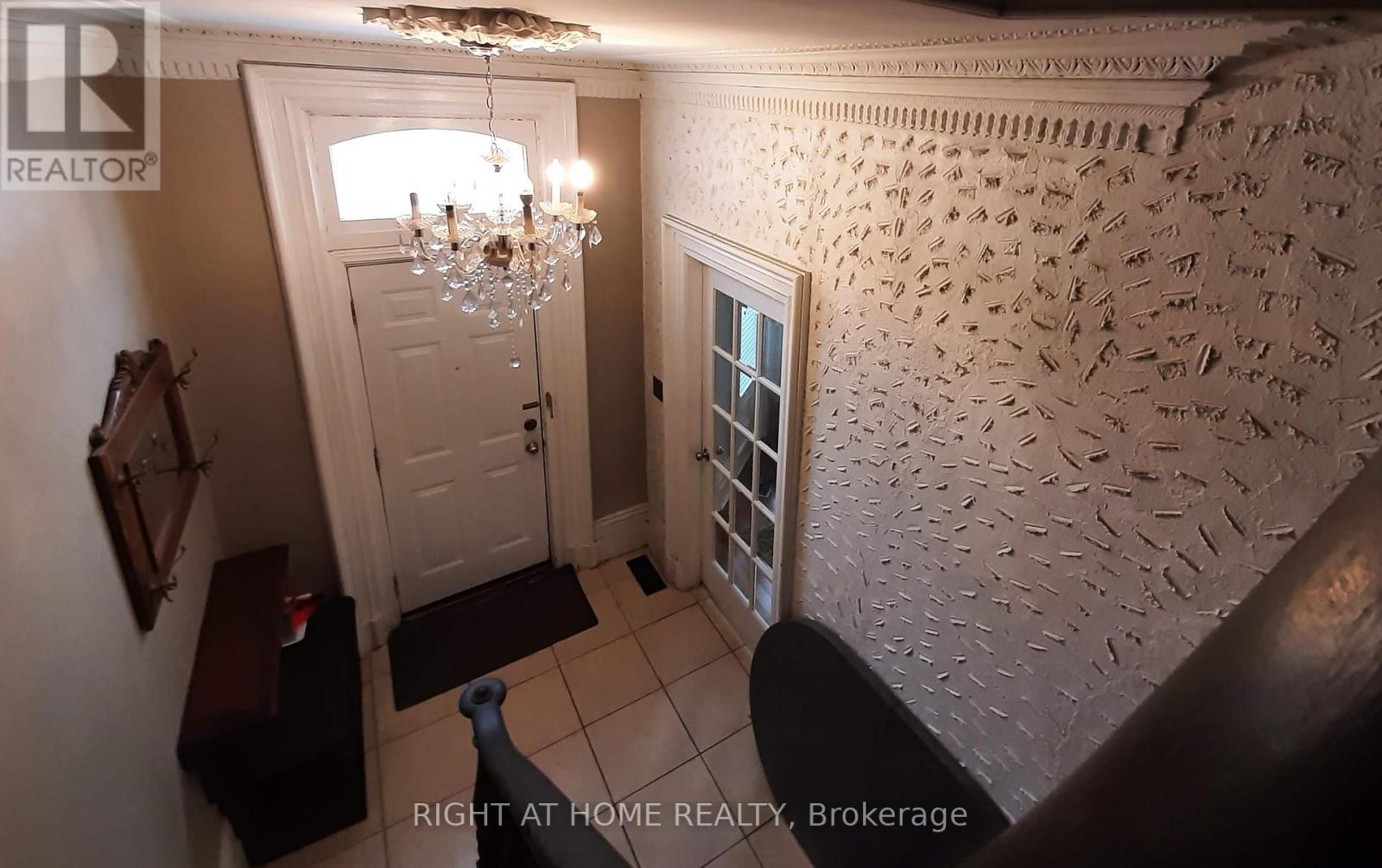 125 Charlotte Street Property Photo 6