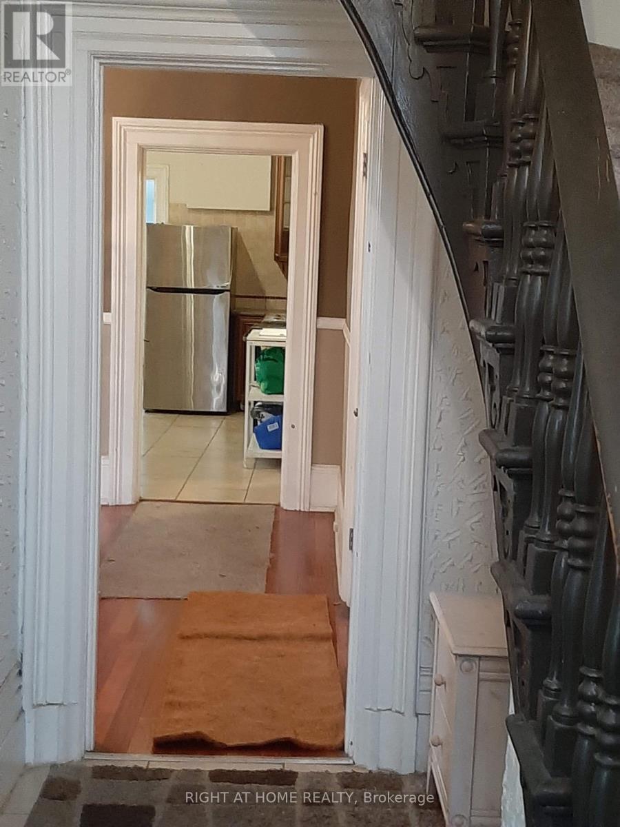 125 Charlotte Street Property Photo 8