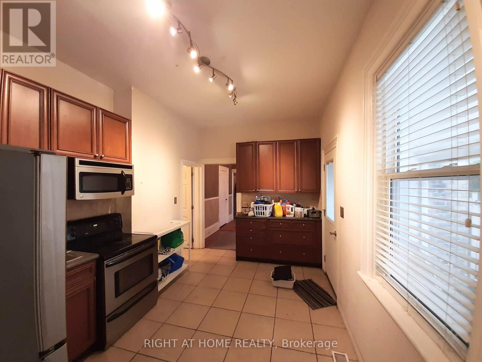 125 Charlotte Street Property Photo 17