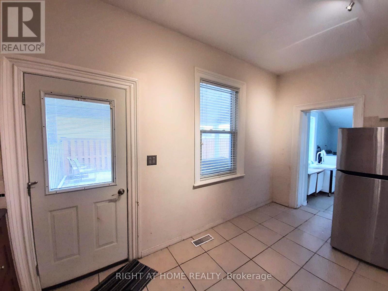 125 Charlotte Street Property Photo 19