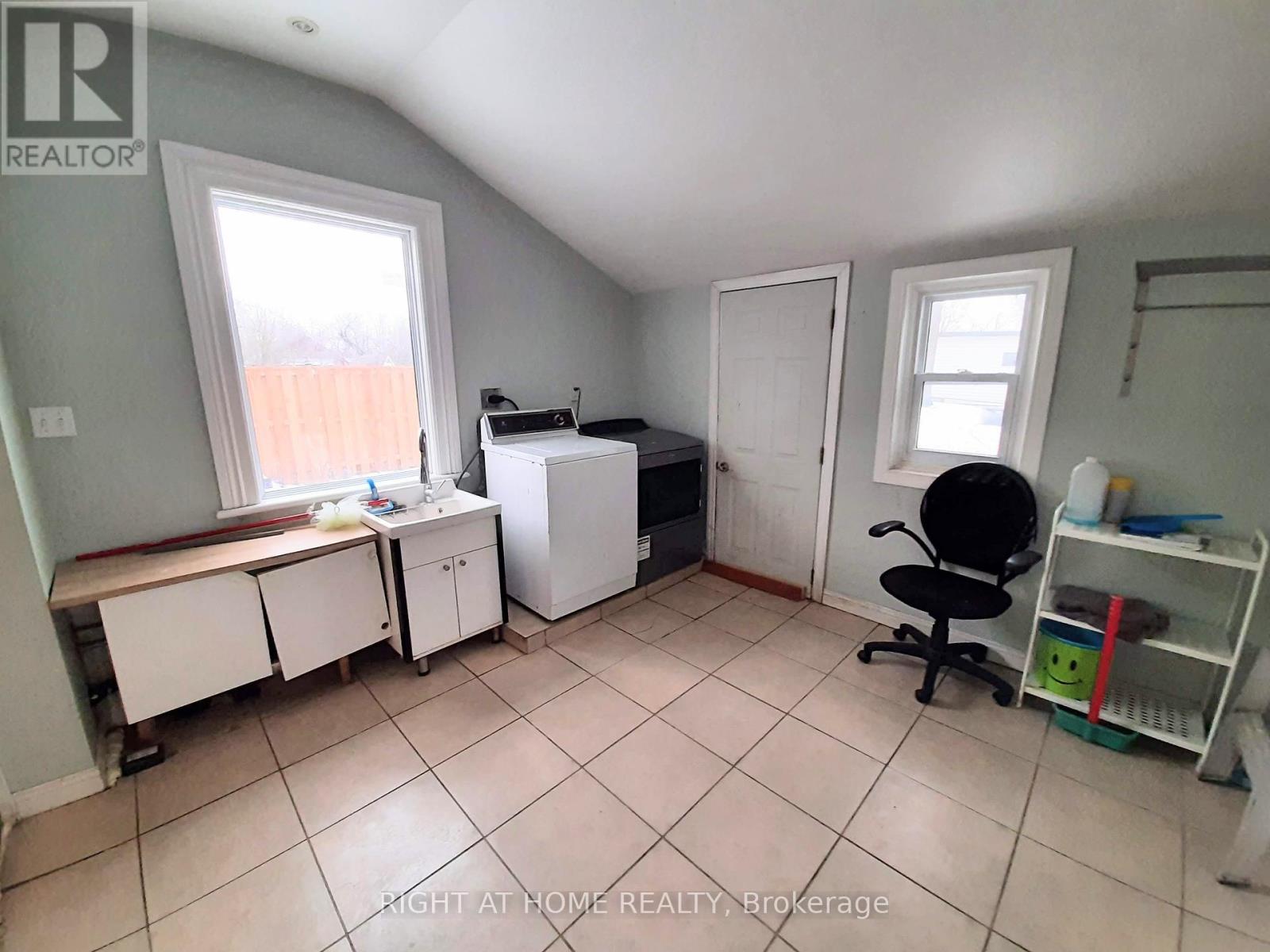 125 Charlotte Street Property Photo 21