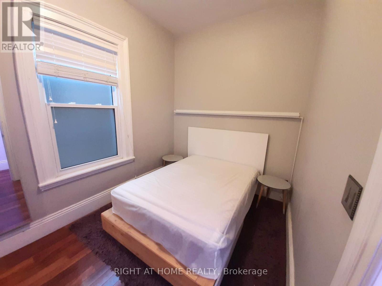 125 Charlotte Street Property Photo 24