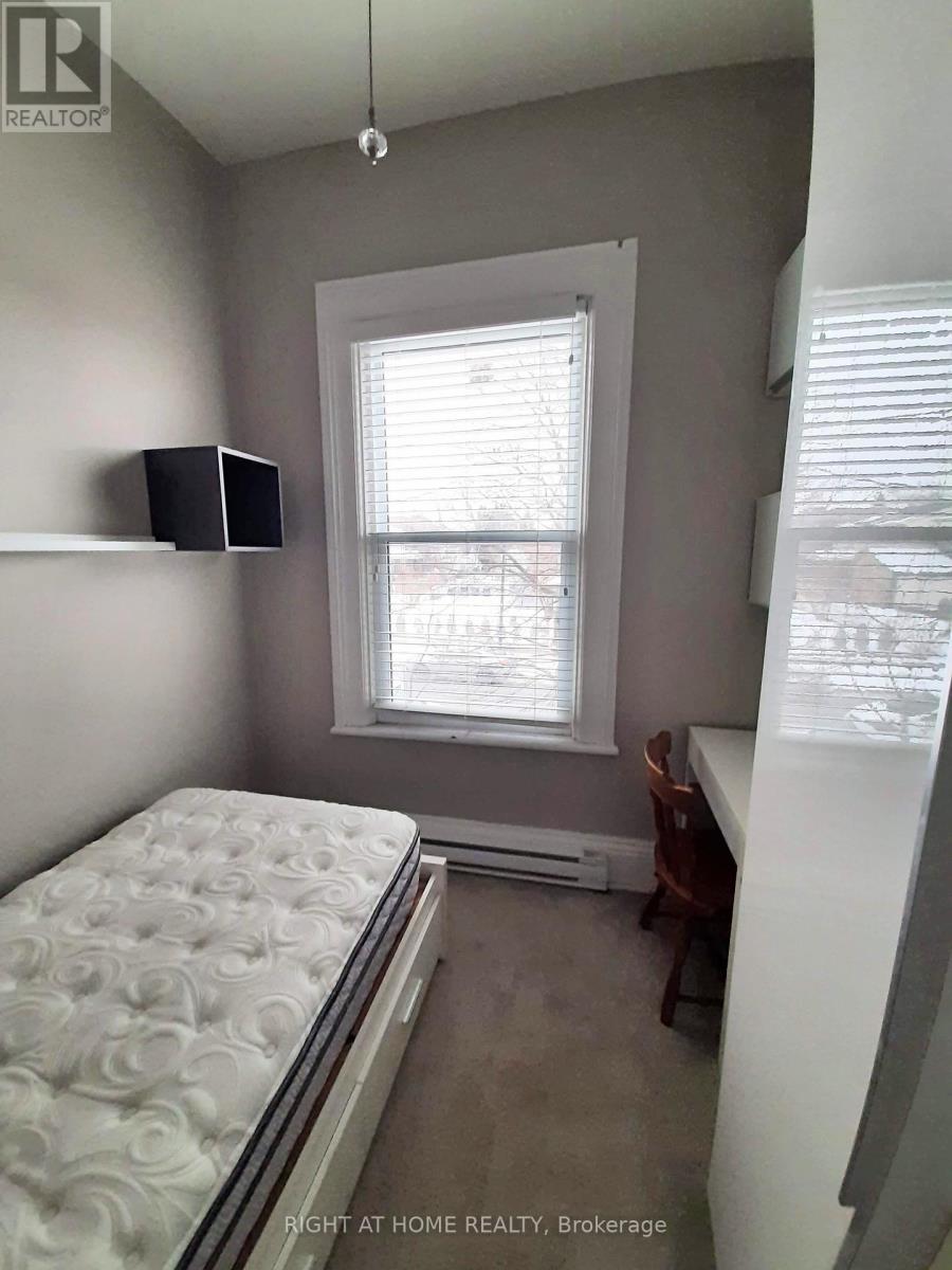 125 Charlotte Street Property Photo 35