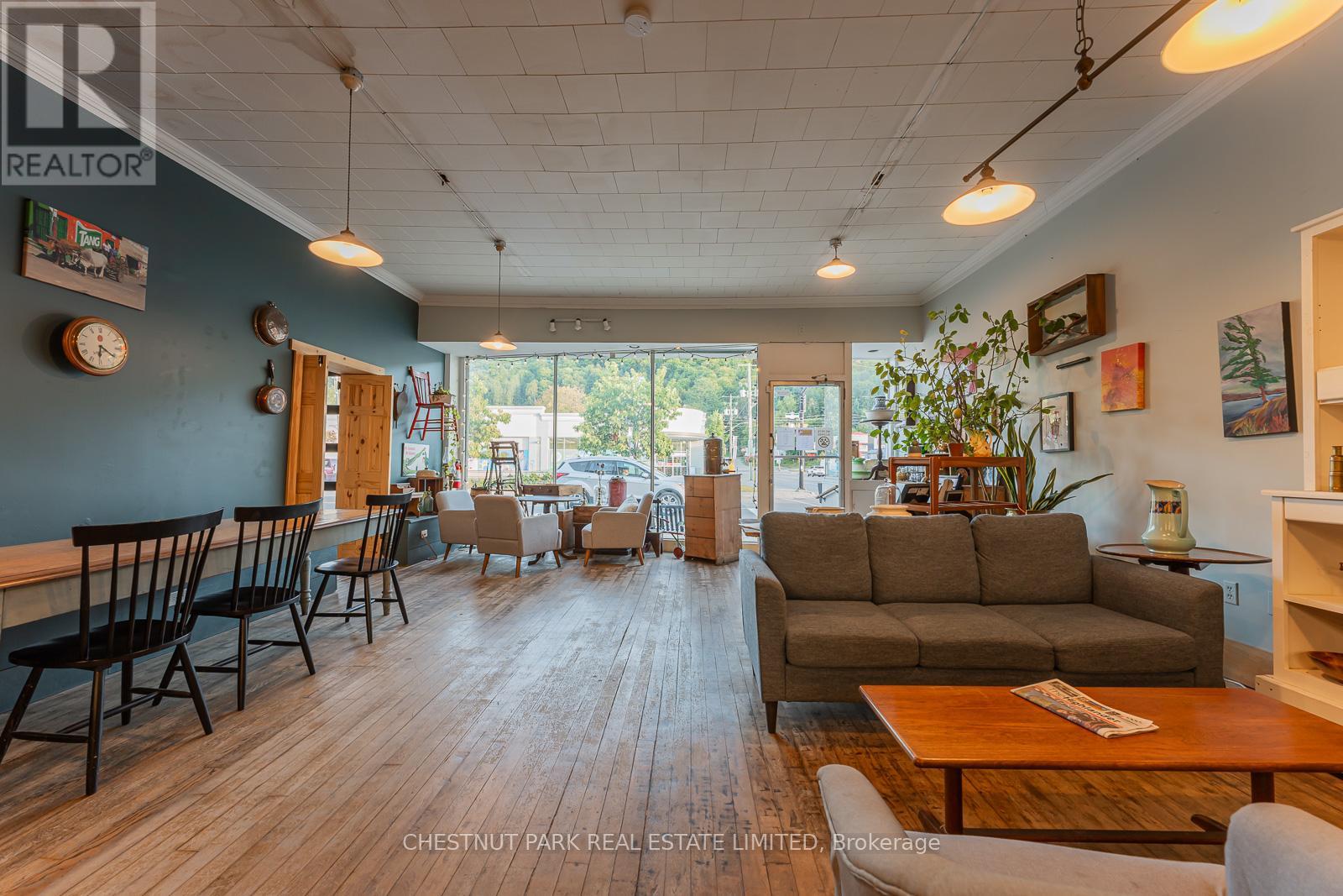 223/225 Highland Street Property Photo 5