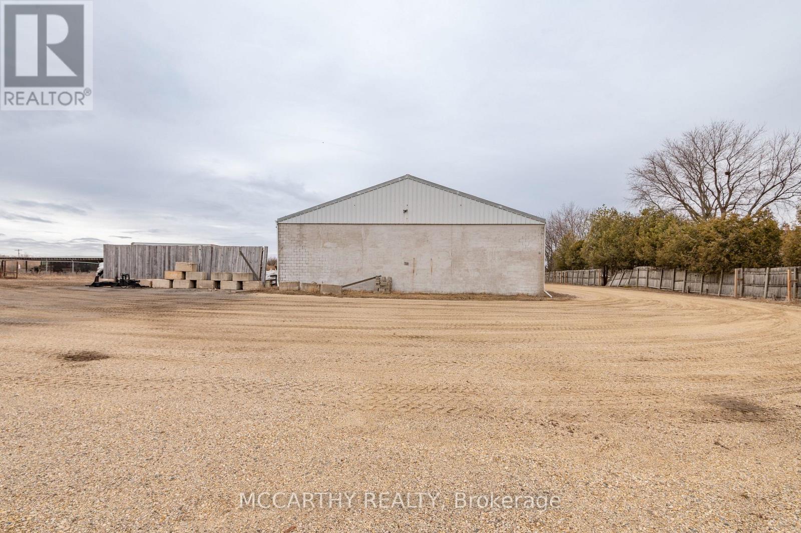 443 Main Street W Property Photo 9