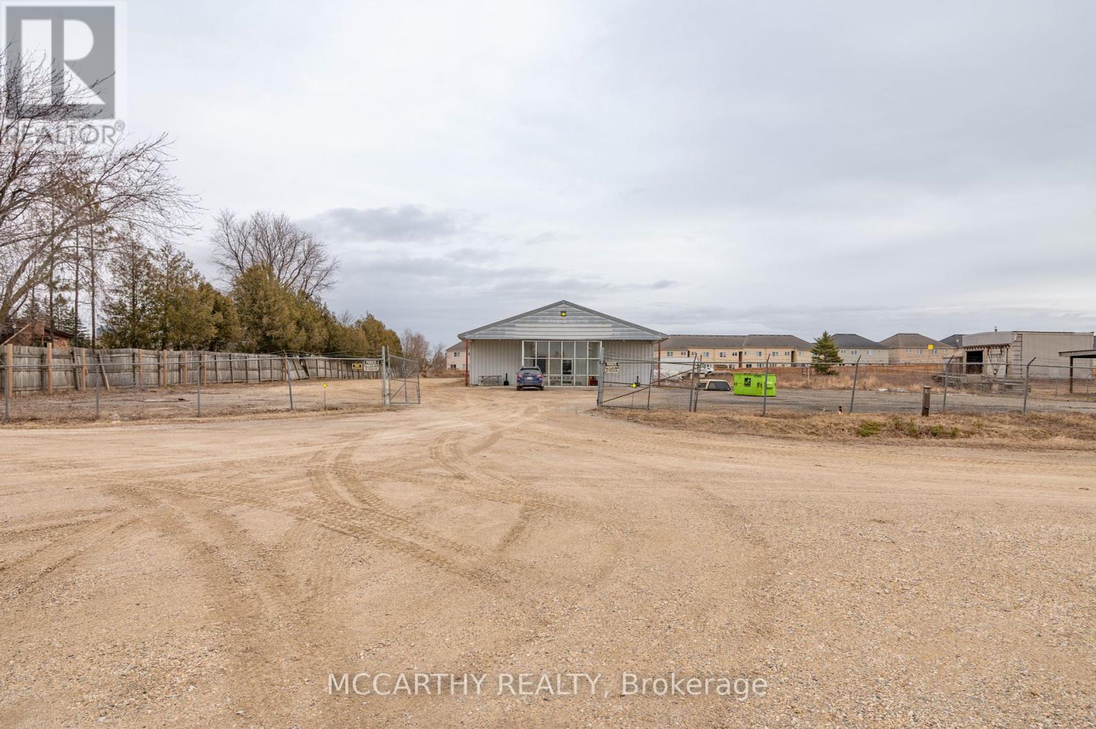443 Main Street W Property Photo 12
