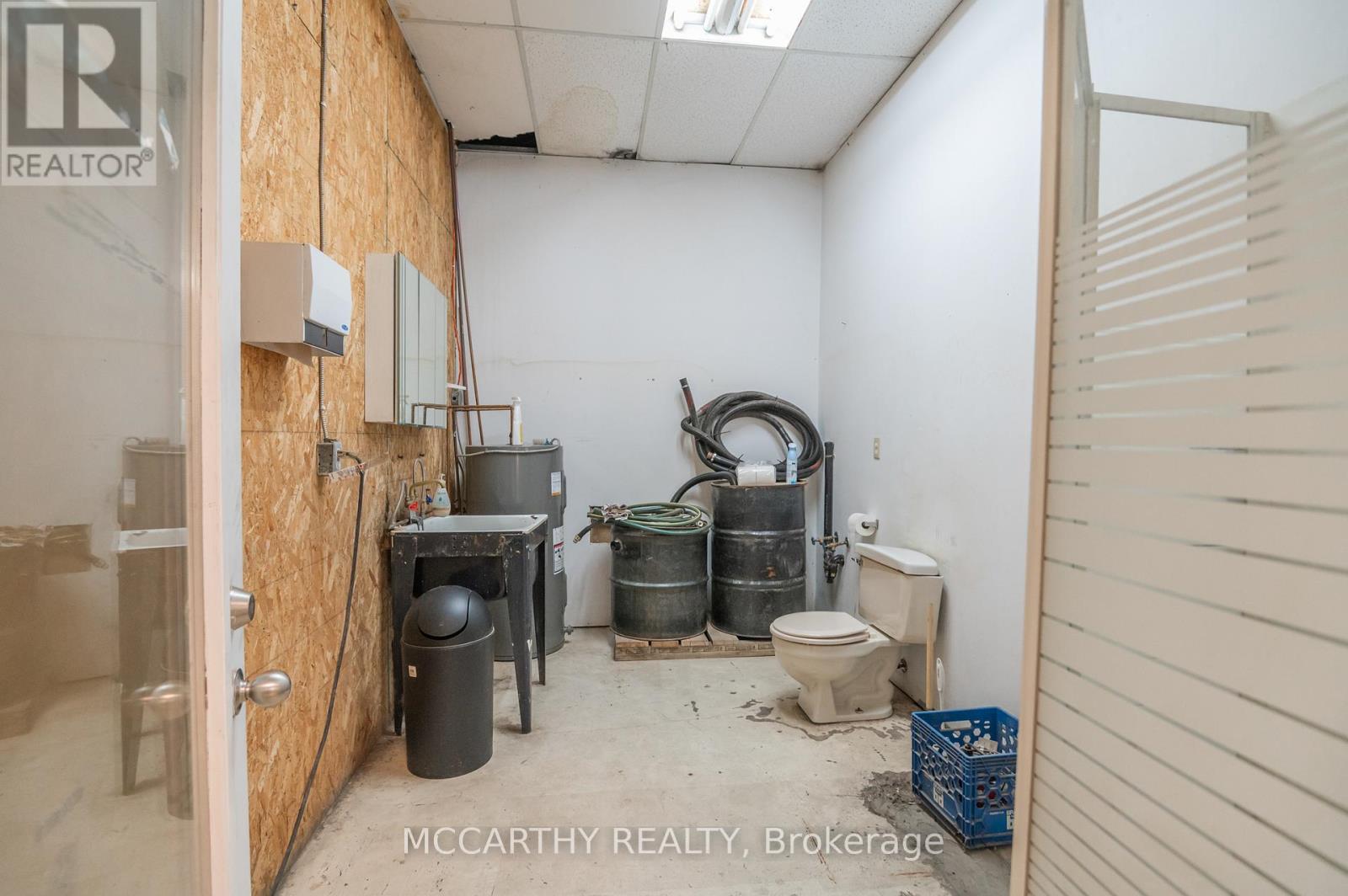 443 Main Street W Property Photo 23