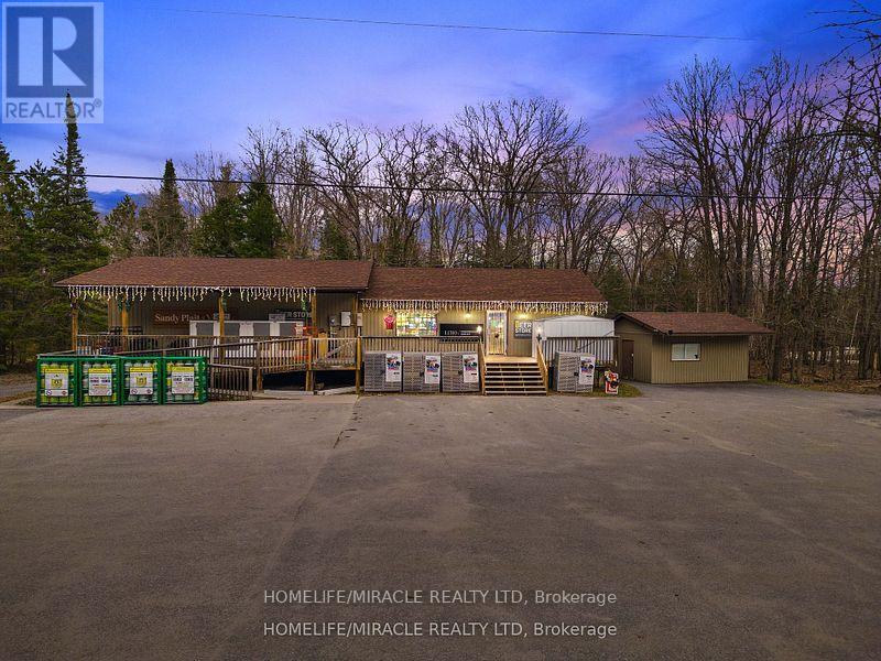 39 Sandy Plains Road N Property Photo 1