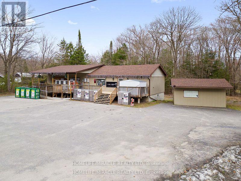 39 Sandy Plains Road N Property Photo 3