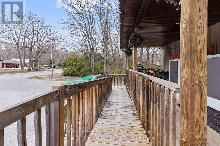 39 Sandy Plains Road N Property Photo 9