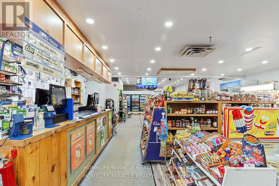 39 Sandy Plains Road N Property Photo 12