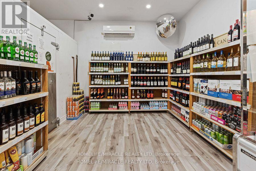 39 Sandy Plains Road N Property Photo 17