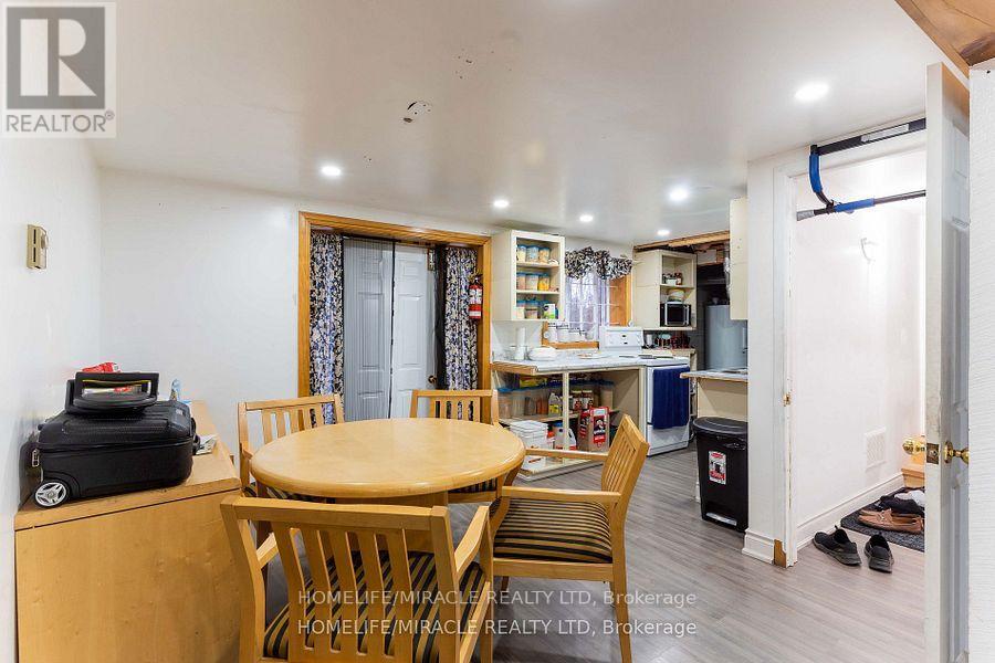 39 Sandy Plains Road N Property Photo 24