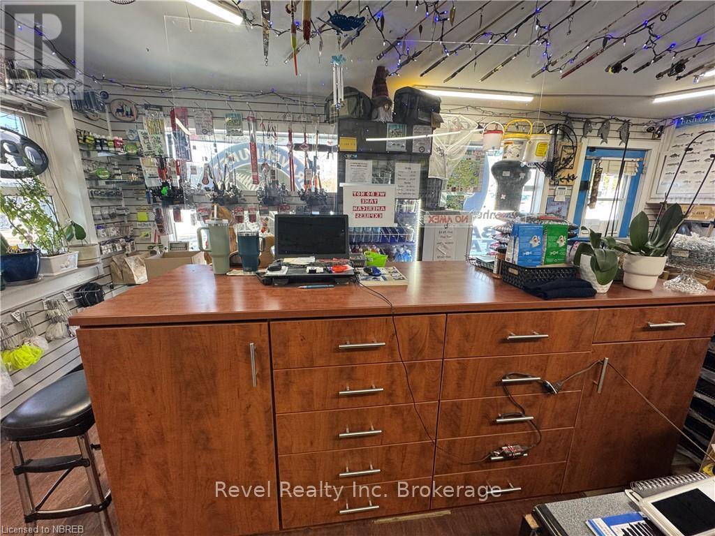 141 Phillip Street E Property Photo 16
