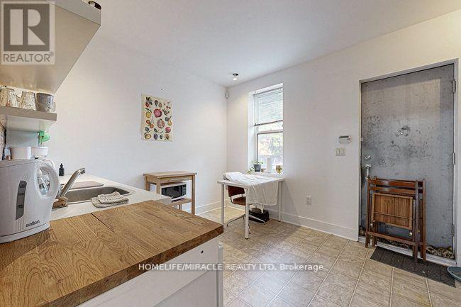 807-809 King Street E Property Photo 15