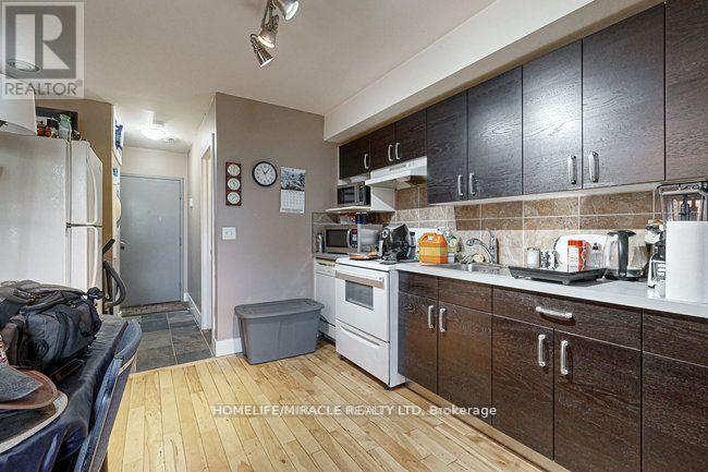 807-809 King Street E Property Photo 21