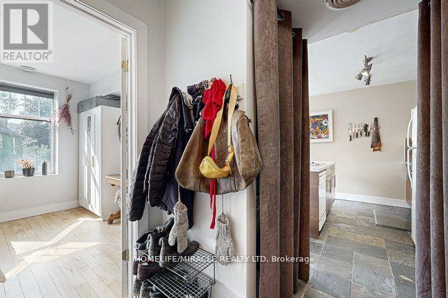 807-809 King Street E Property Photo 26