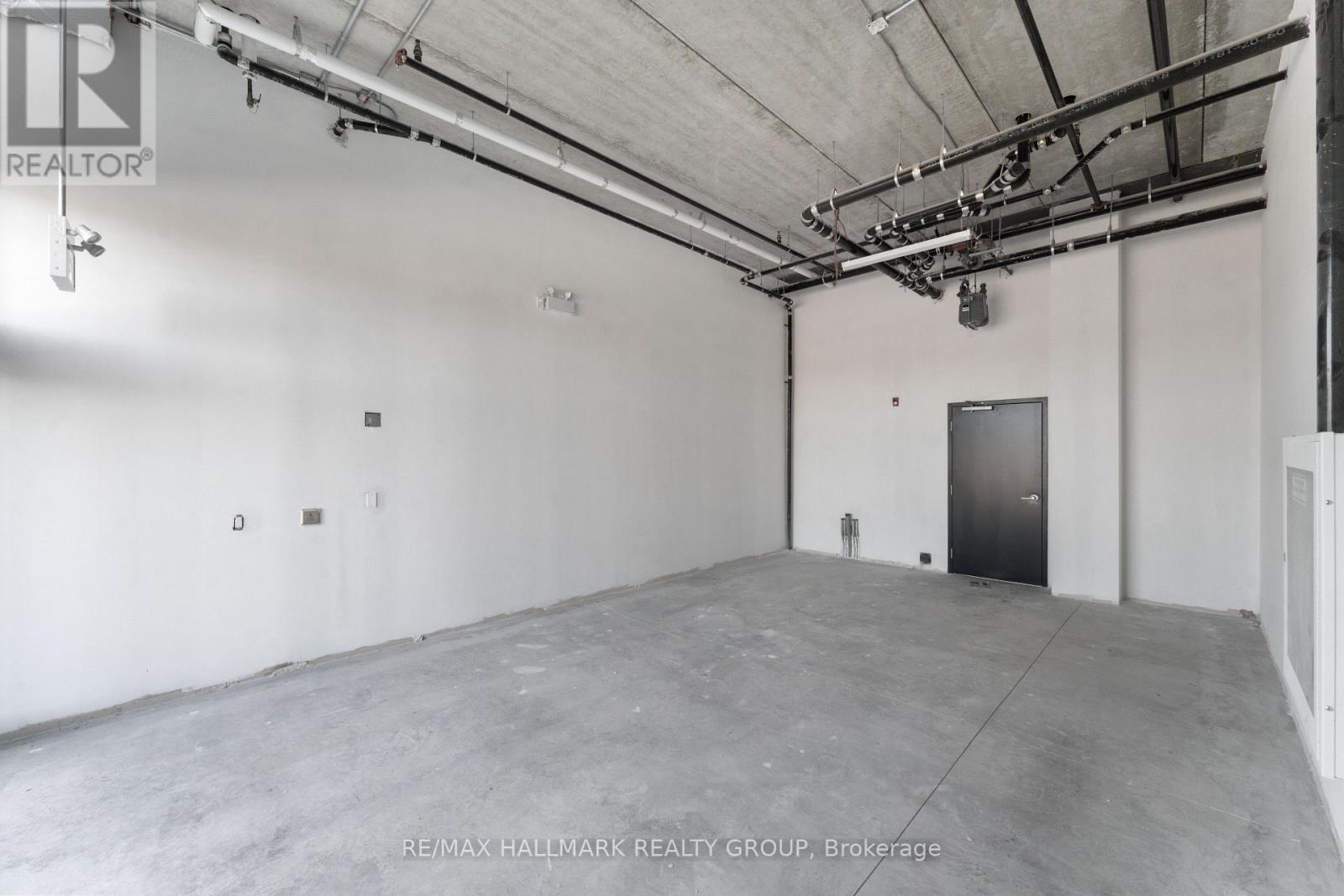 111 - 1340 Hemlock Road Property Photo 6