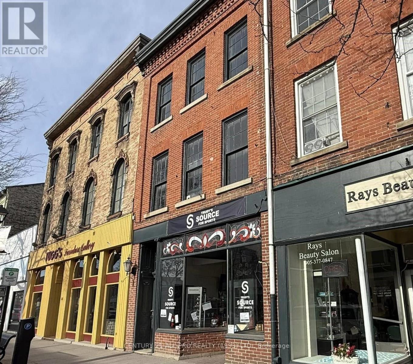 84 King Street W Property Photo 9