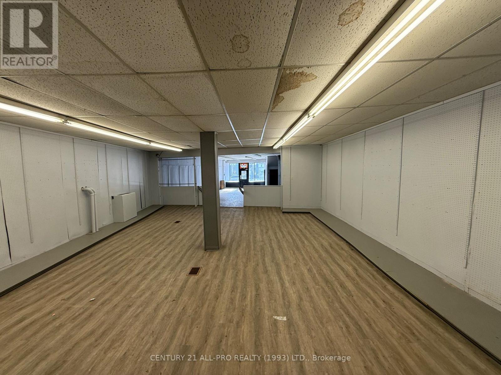 84 King Street W Property Photo 10