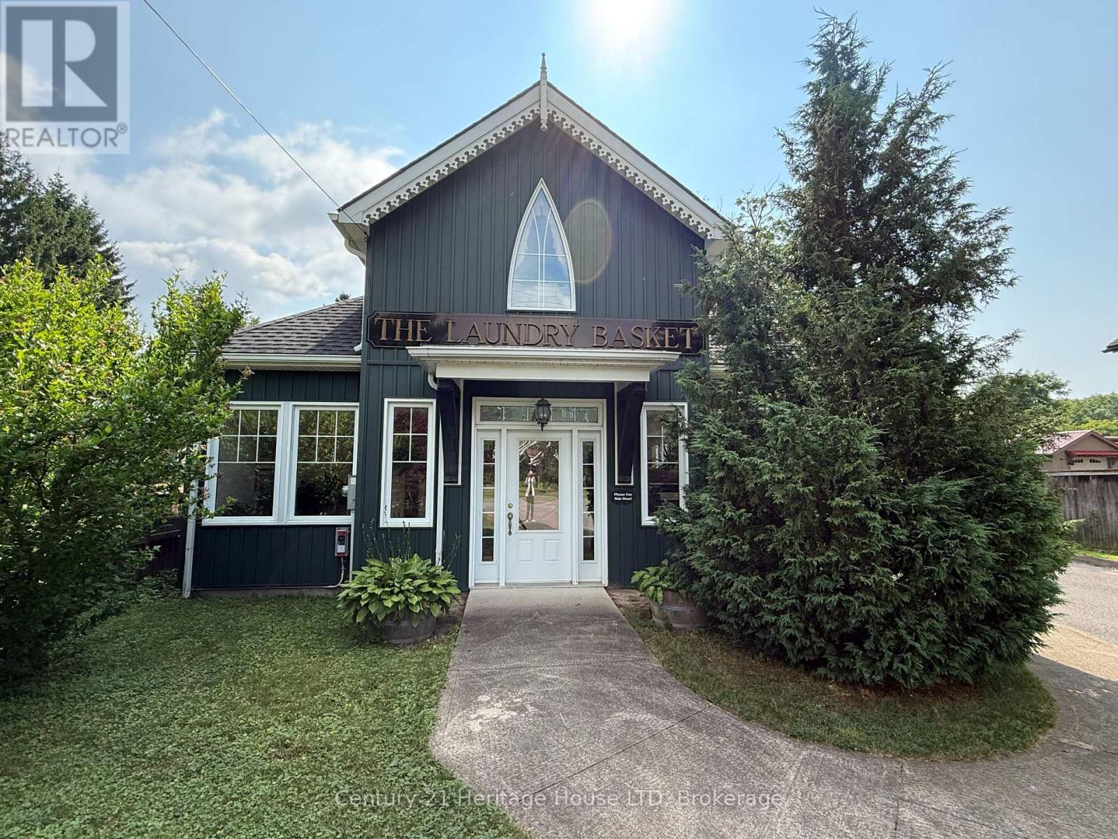 468 Ridge Road N Property Photo 1
