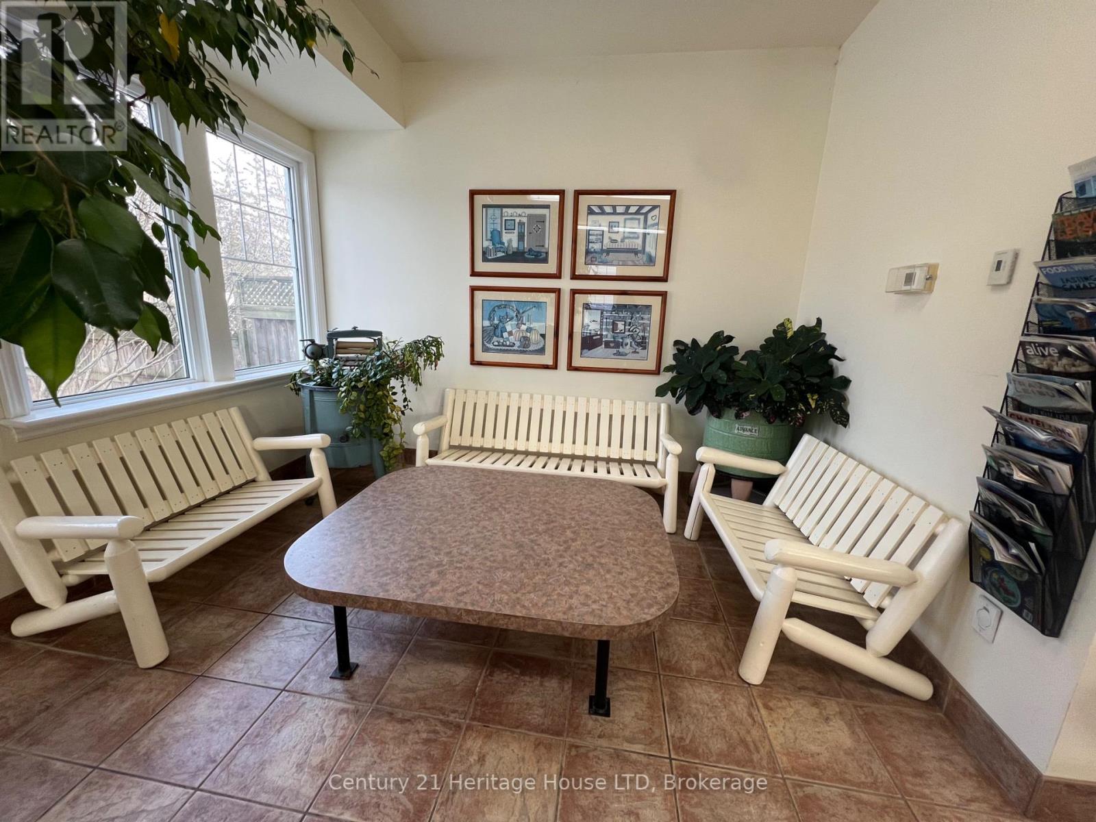 468 Ridge Road N Property Photo 12