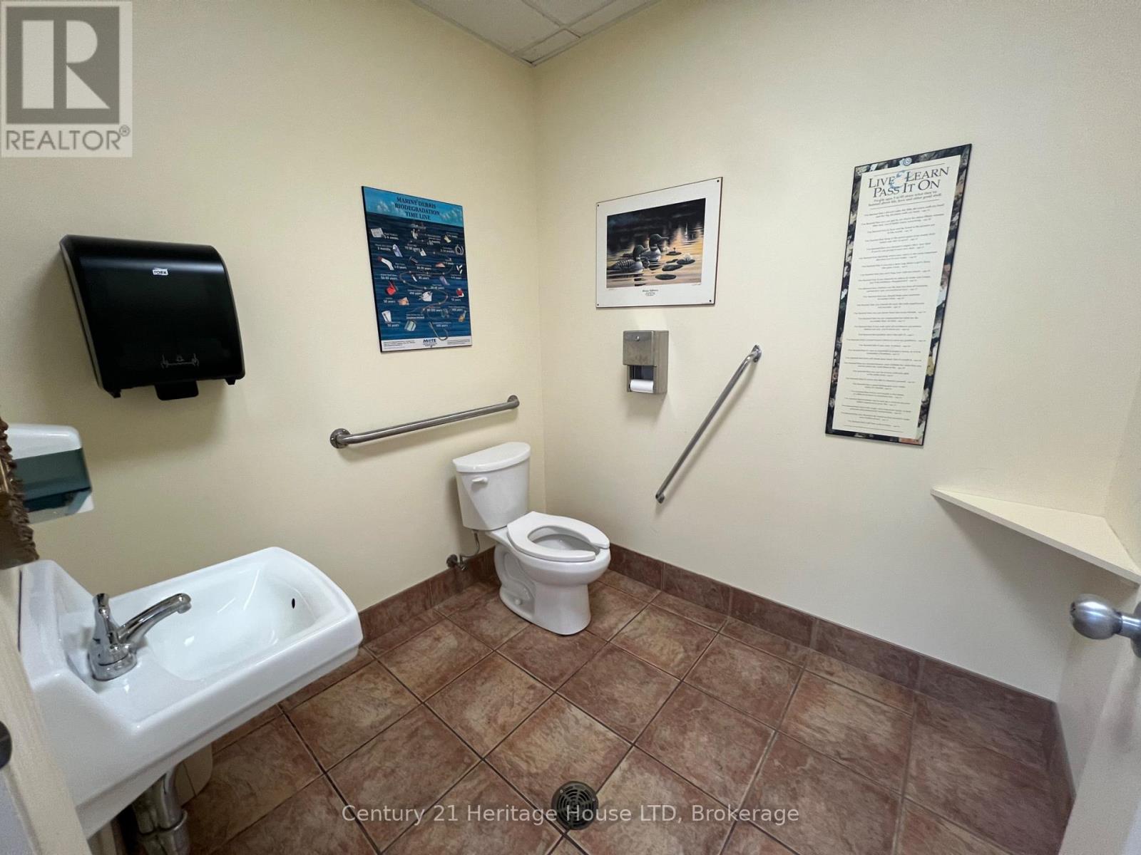 468 Ridge Road N Property Photo 22
