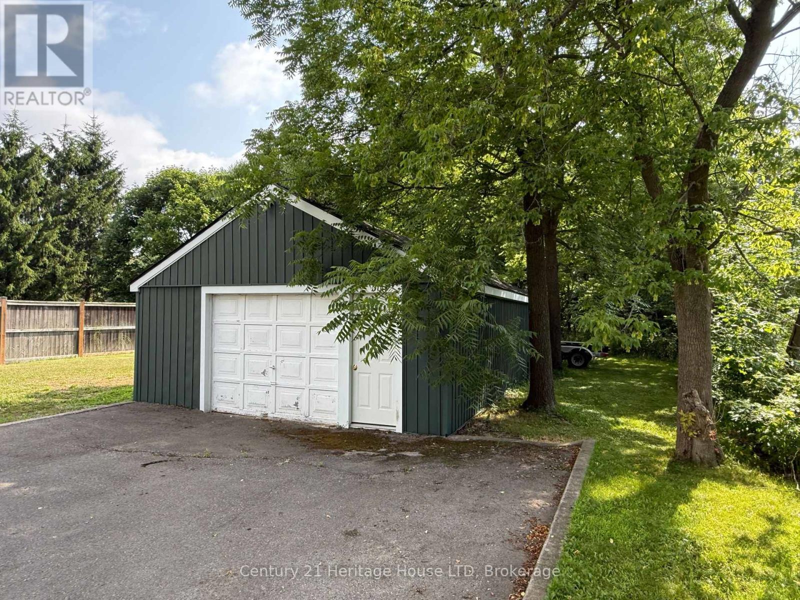 468 Ridge Road N Property Photo 25