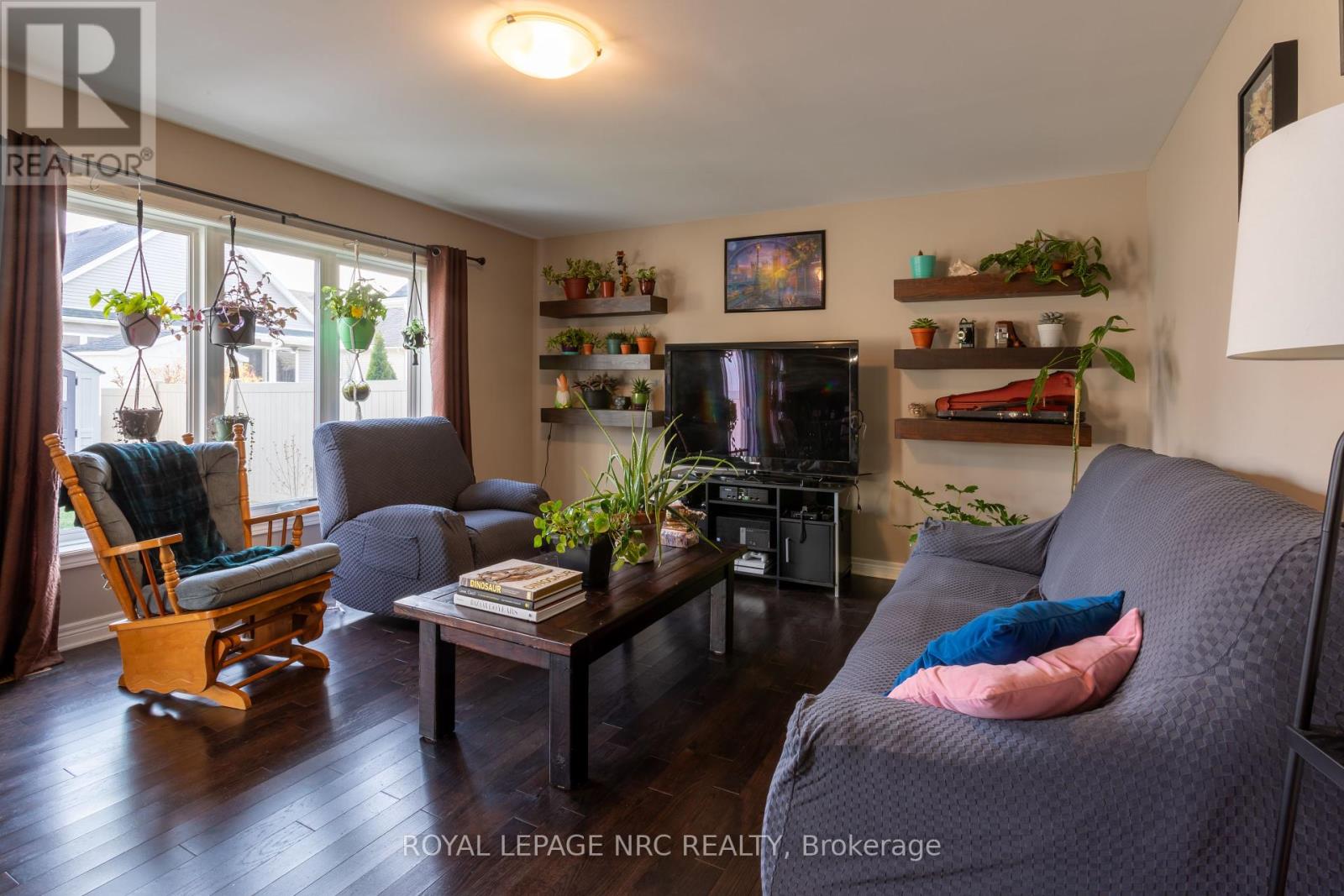 179 Classic Avenue Property Photo 9