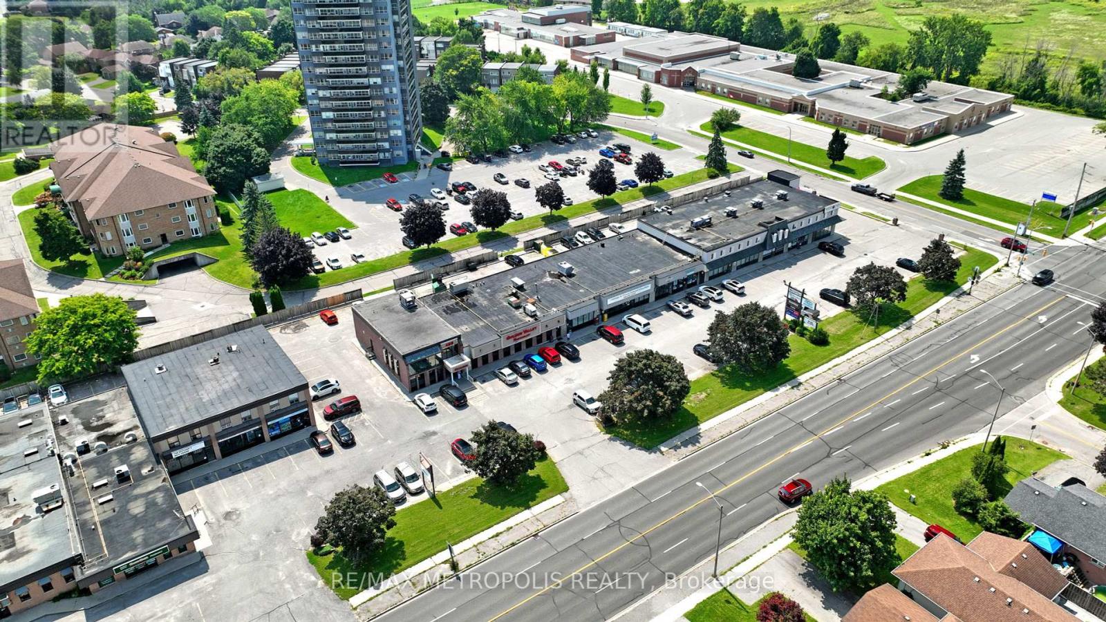 469 - 499 Dundas Street W Property Photo 1
