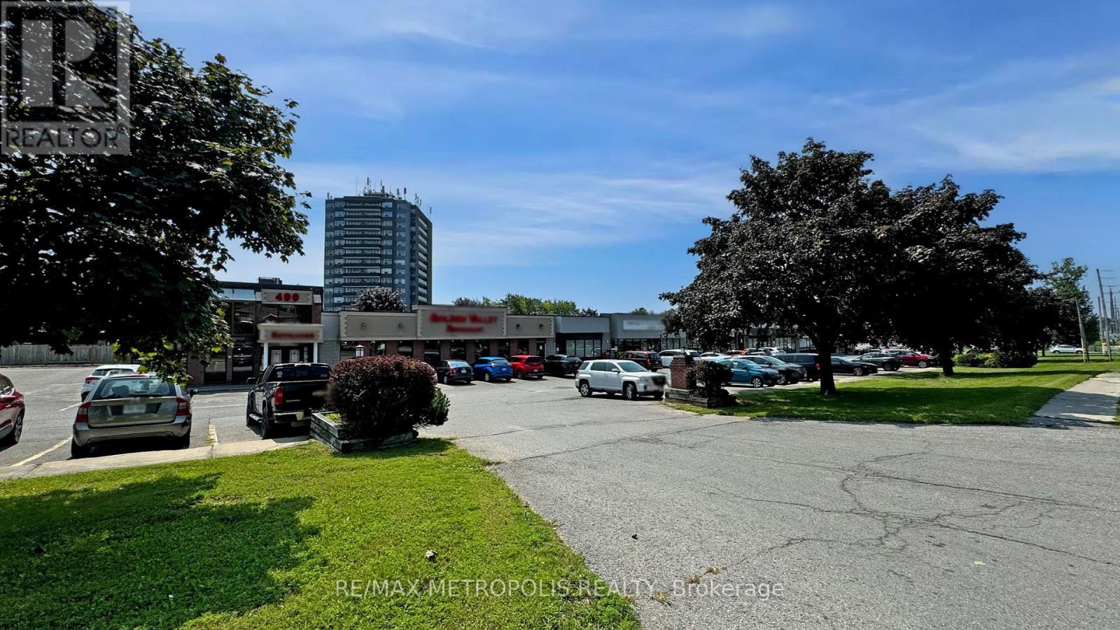 469 - 499 Dundas Street W Property Photo 6