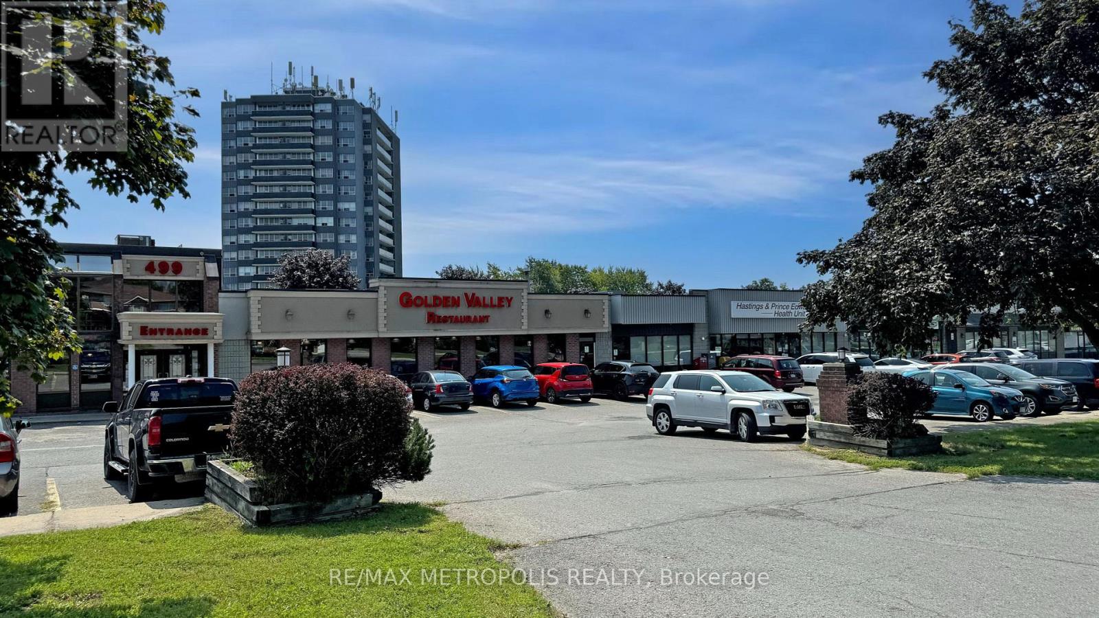 469 - 499 Dundas Street W Property Photo 7