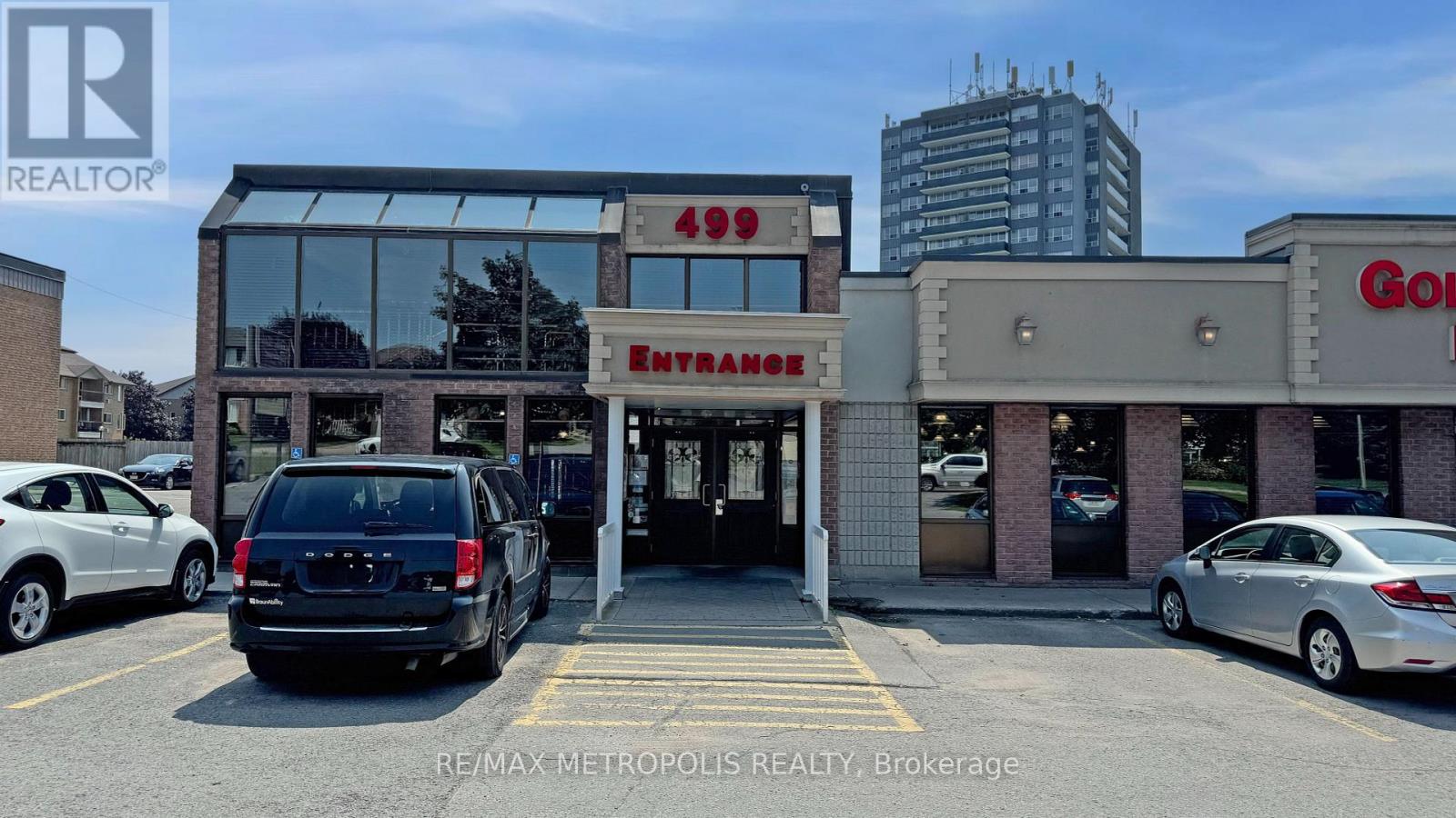 469 - 499 Dundas Street W Property Photo 18