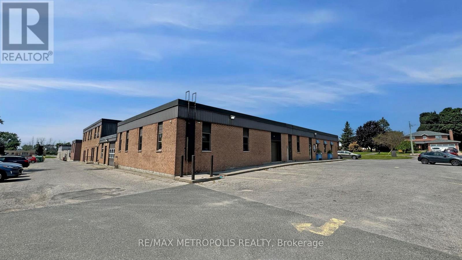 469 - 499 Dundas Street W Property Photo 19