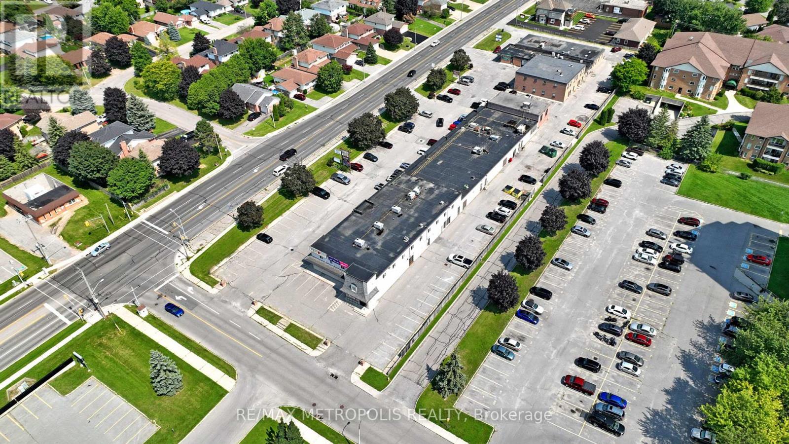 469 - 499 Dundas Street W Property Photo 29