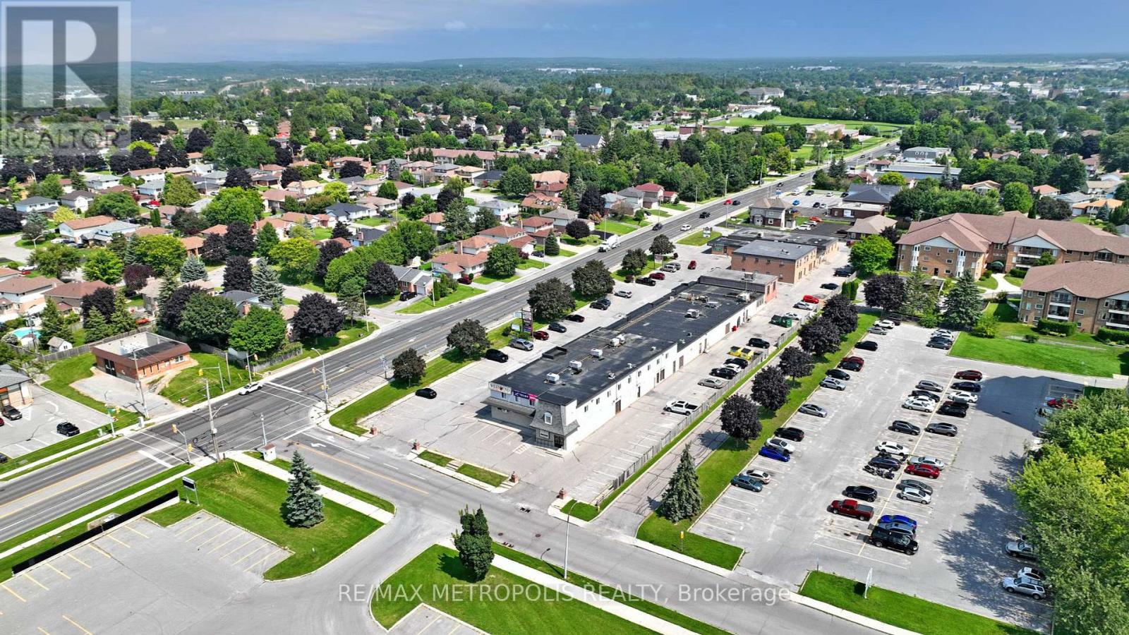 469 - 499 Dundas Street W Property Photo 30