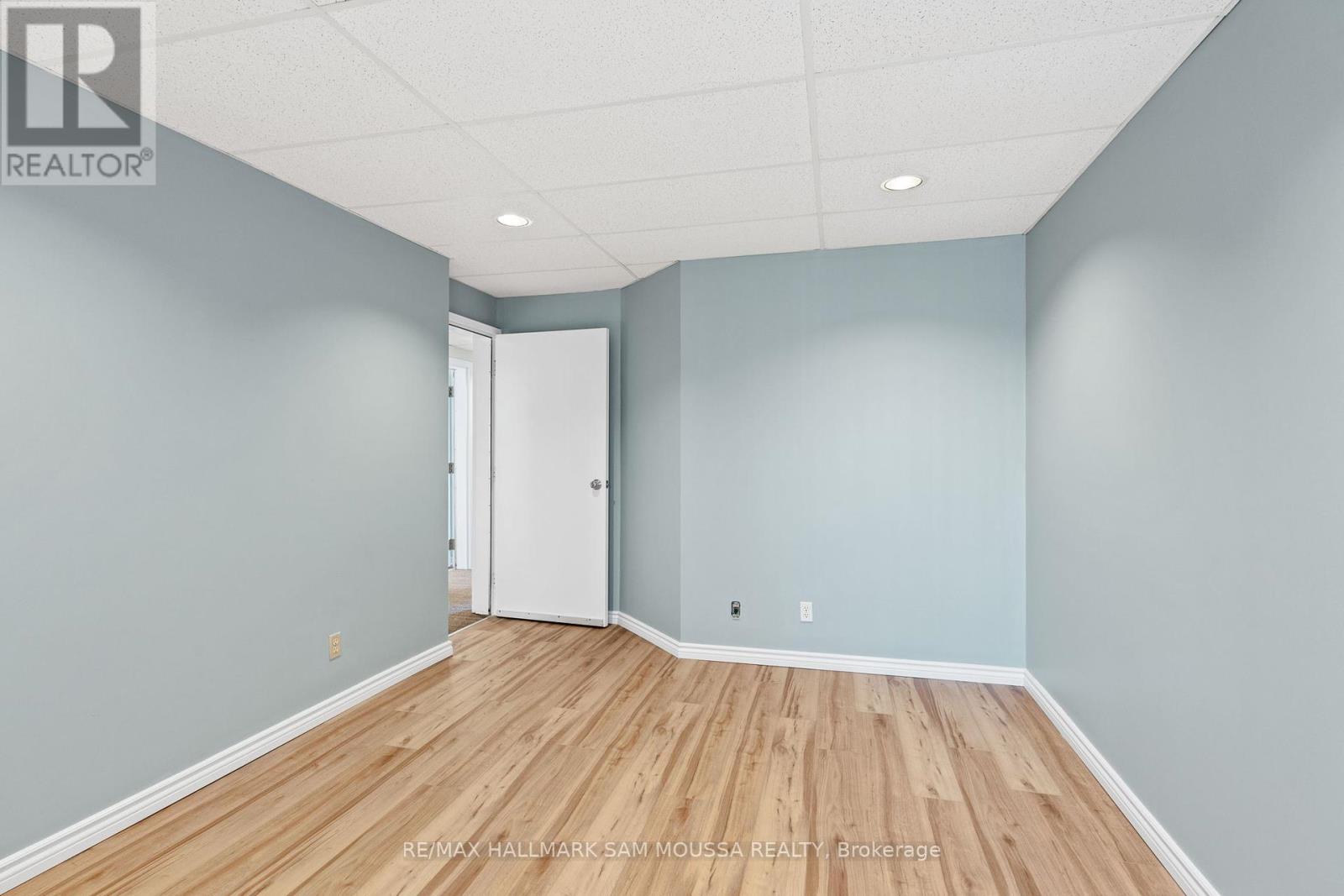 200 - 437 Gilmour Street Property Photo 2