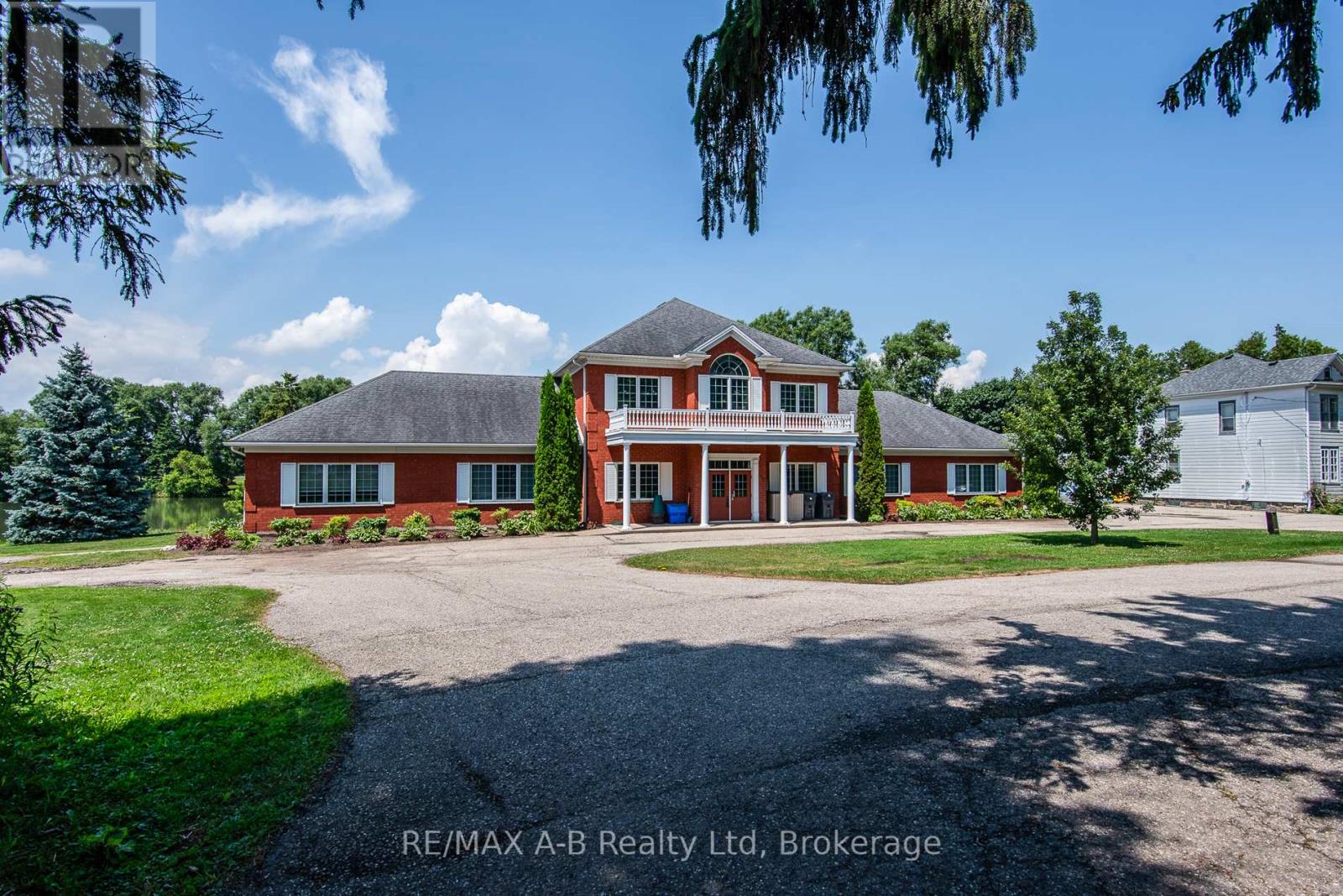 140 Foundry Street Property Photo 1