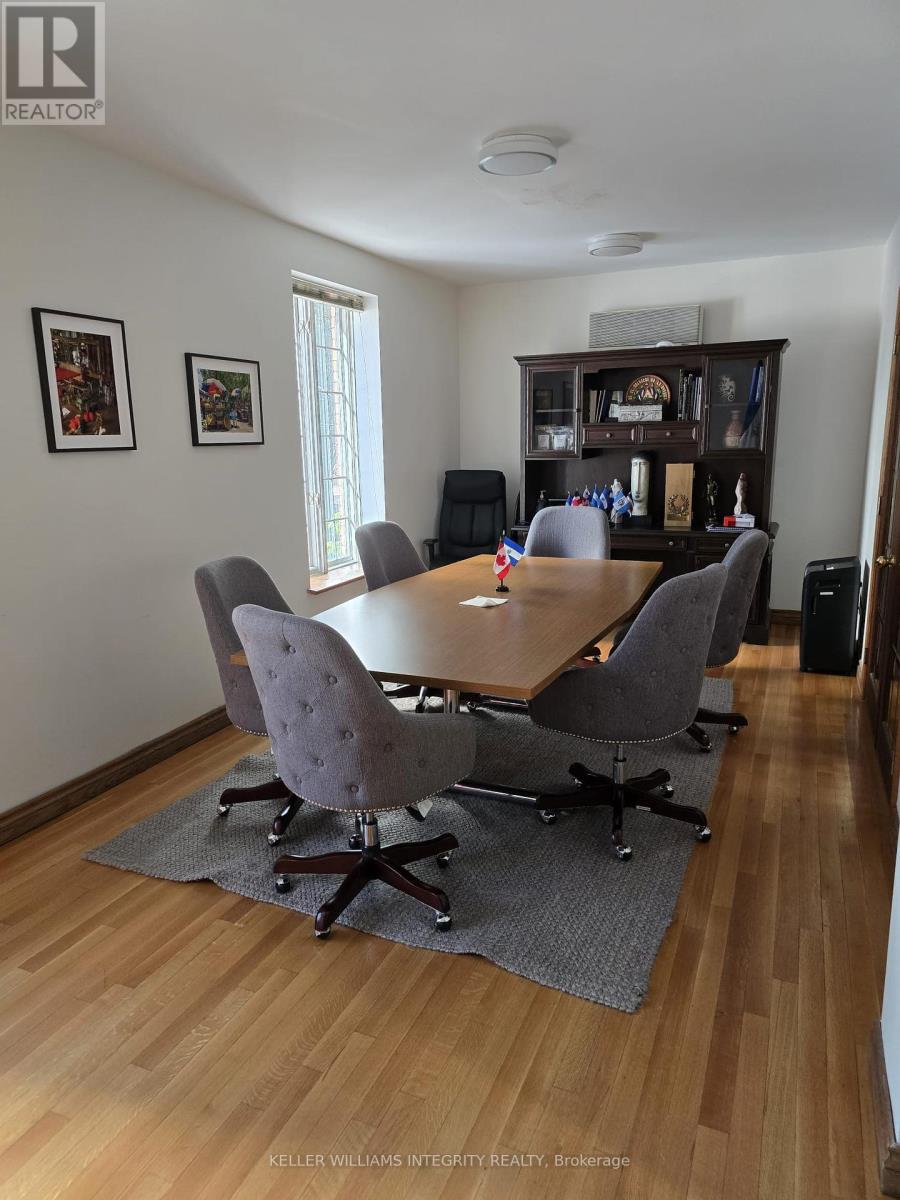 209 Kent Street Property Photo 6