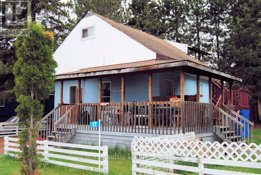 1594 Lakeshore Drive N Property Photo 13