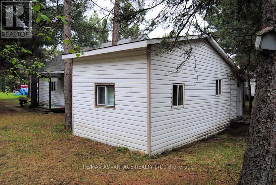 1594 Lakeshore Drive N Property Photo 17