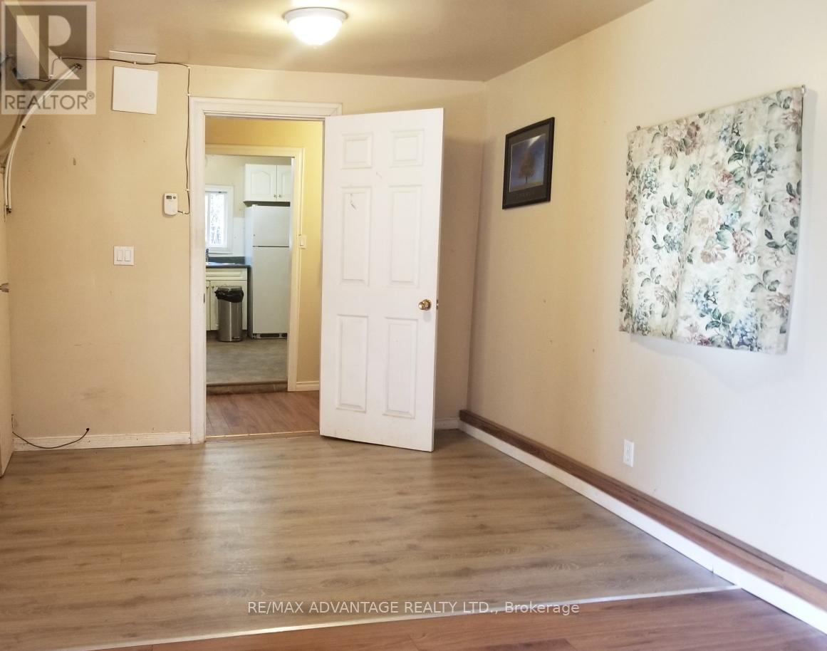 1594 Lakeshore Drive N Property Photo 18